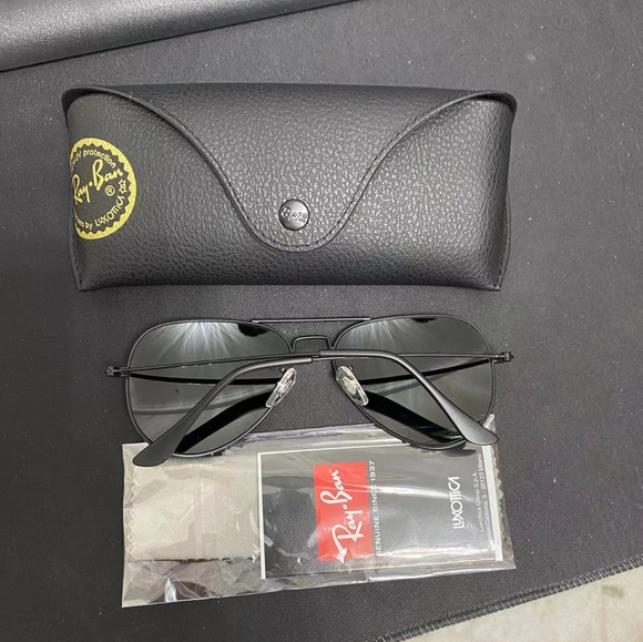 Ray-Ban 3025 Aviator Sunglasses 58mm black Lens black Frame - Picture 4 of 4